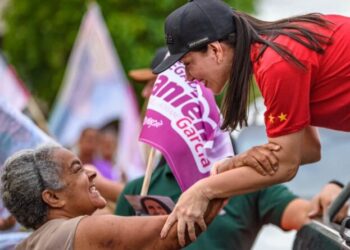 Delegada Danielle Garcia realiza carreata na Barra dos Coqueiros e em bairros das zonas Norte e Sul de Aracaju