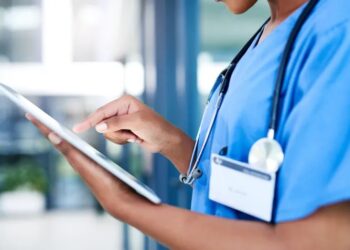 Parlamentares estudam legalizar jogos de azar para bancar piso da enfermagem