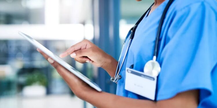 Parlamentares estudam legalizar jogos de azar para bancar piso da enfermagem