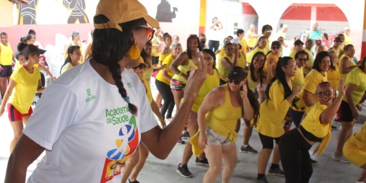 Prefeitura de Socorro realiza ação do Setembro Amarelo com os alunos da Academia da Saúde