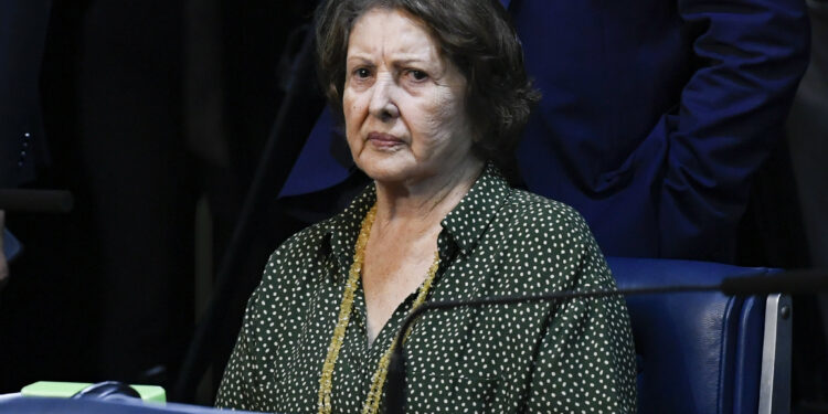 Senadora diz que piso salarial da enfermagem não pode ser negado