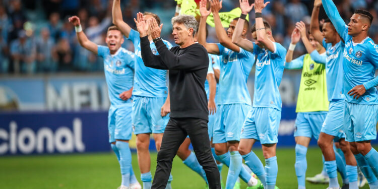 Grêmio espanta crise, vence o Sport e assume vice-liderança da Série B