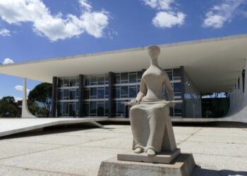 STF forma maioria para suspender decretos de armas de Bolsonaro