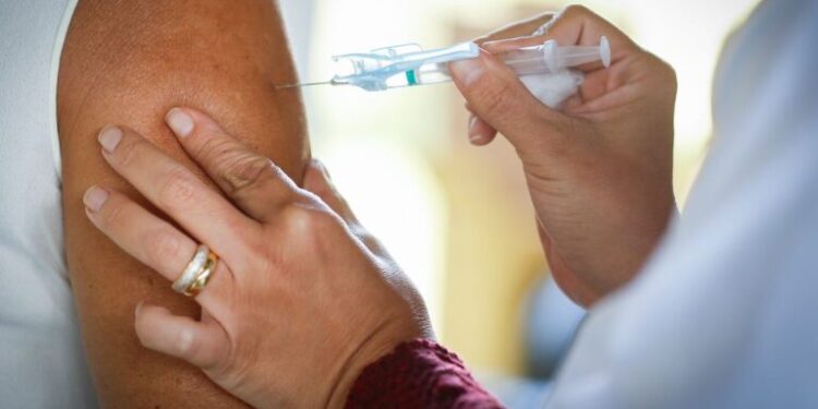 Sergipe apresenta baixa adesão do público adulto a 4ª dose da vacina contra a Covid-19