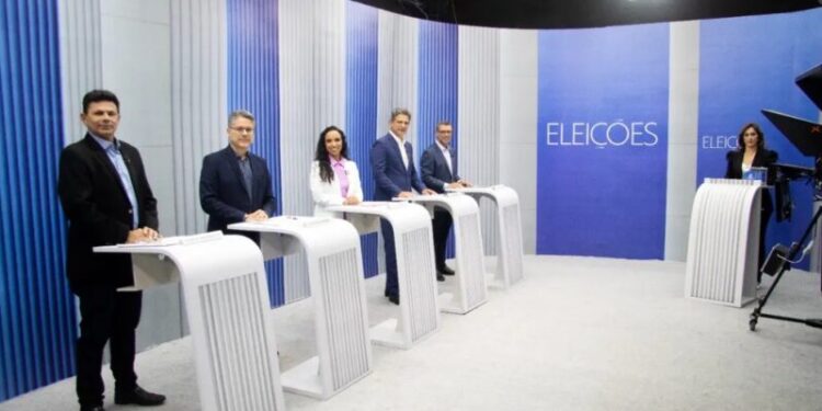 Rogério Carvalho defende investimentos na educação, saúde e moradia em debate da TV Sergipe