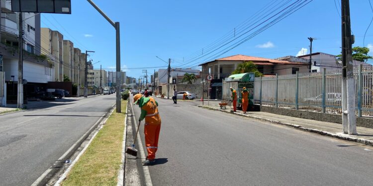 Emsurb reforça serviços de limpeza nos dias que antecedem o pleito eleitoral
