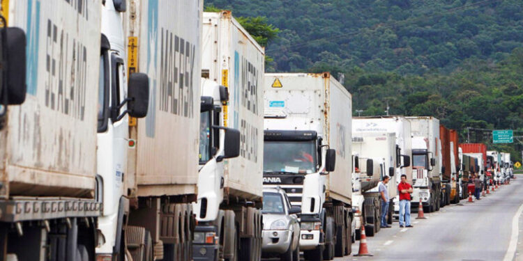 Sancionada lei de apoio à renovação da frota de caminhões e ônibus