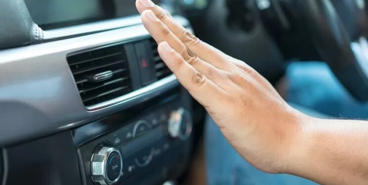 Cinco manias para poupar combustível que fazem carro beber mais