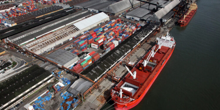 Balança comercial registra superávit de US$ 4,16 bilhões em agosto