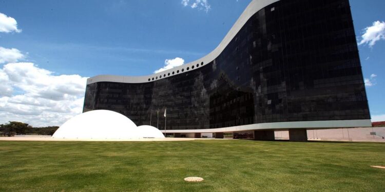 TSE recebe prestação de contas dos candidatos às eleições