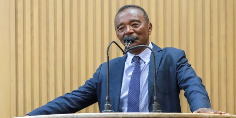 “Só a educação é capaz de transformar uma infância sofrida em um futuro promissor”, afirma Dr. Manuel Marcos