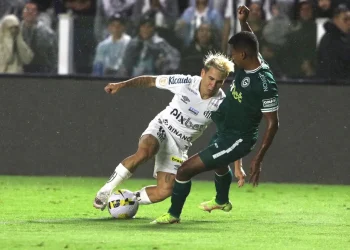 Santos perde para o Goiás e fica mais longe do G6 do Brasileiro