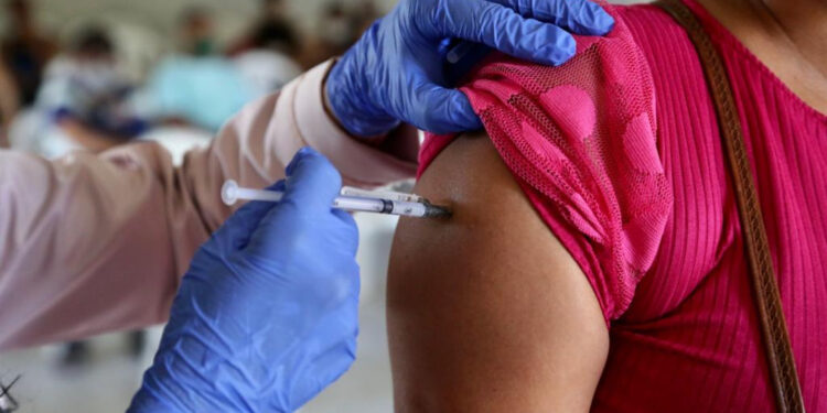 Imuniza São Cristóvão: crianças, adolescentes e profissionais de saúde devem tomar vacina contra meningite