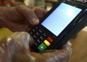 BC estabelece limite de cobrança de taxas nas máquinas de cartão