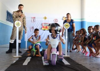 SMTT realiza ação educativa em alusão à Semana Nacional do Trânsito em Itabaiana