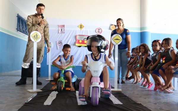 SMTT realiza ação educativa em alusão à Semana Nacional do Trânsito em Itabaiana