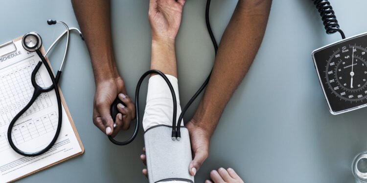 Universidade oferta exames, orientação jurídica e outros serviços gratuitos em Aracaju