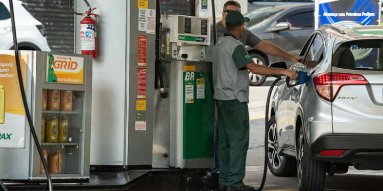 Brasil tem gasolina mais barata que Estados Unidos, Japão e Alemanha