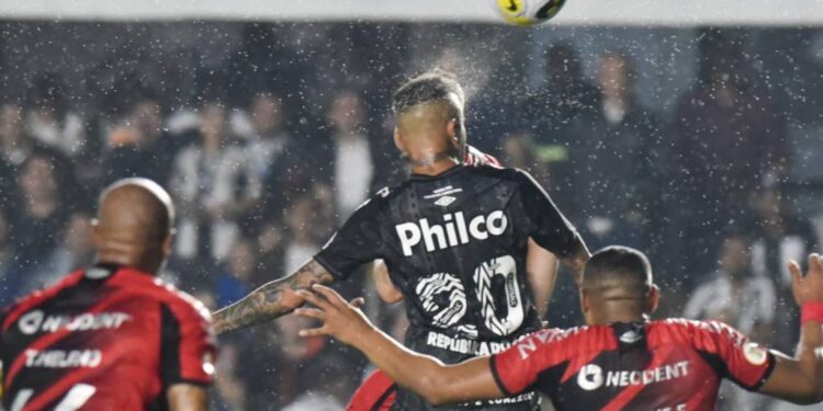 Luan ganha chance como titular do Santos e desencanta após mais de um ano: “Sensação inexplicável”
