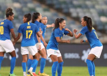 Seleção feminina goleia em segundo amistoso contra África do Sul