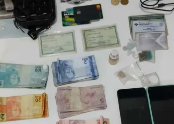 Ação conjunta prende casal em flagrante por tráfico de drogas em Glória. Entorpecentes e dinheiro foram apreendidos
