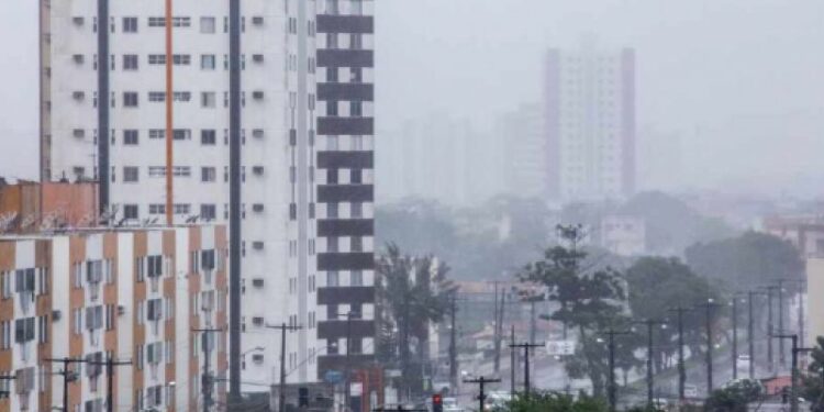 Previsão é de chuvas leves e predominância de céu nublado nos próximos dias