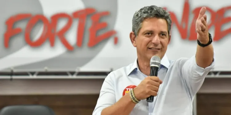 Rogério se reúne com servidores da Saúde e destaca compromisso