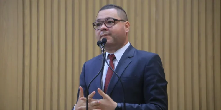 “Vamos lembrar do que aconteceu”, diz Eduardo Lima sobre o PT. Vereador relembrou casos de escândalos de corrupção