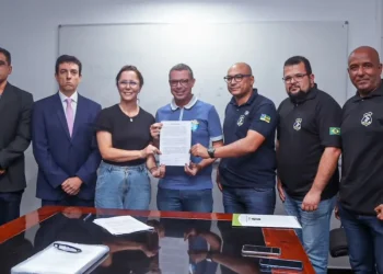 Fábio Mitidieri reafirma compromisso com polícias em reunião com representantes de servidores da Segurança