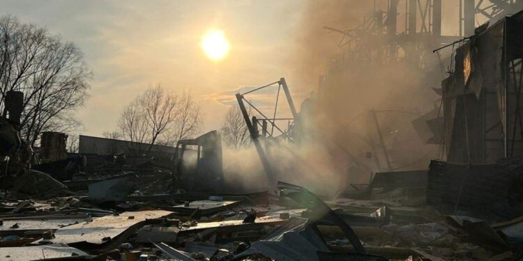 Embaixada brasileira em Kiev faz alerta após bombardeios russos