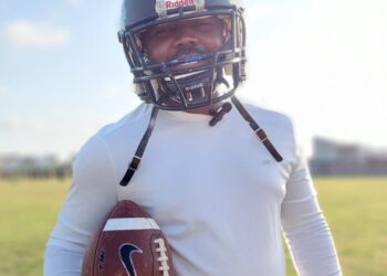 Vereador Binho participa de treino de futebol americano
