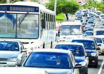 Mais de 380 mil veículos possuem licenciamento atrasado em Sergipe