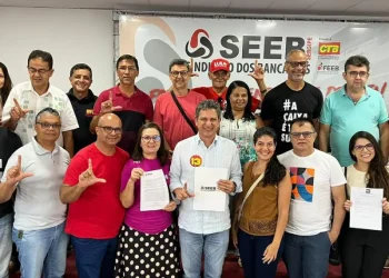 Candidato ao governo, Rogério Carvalho assina carta-compromisso com os bancários do estado  de Sergipe