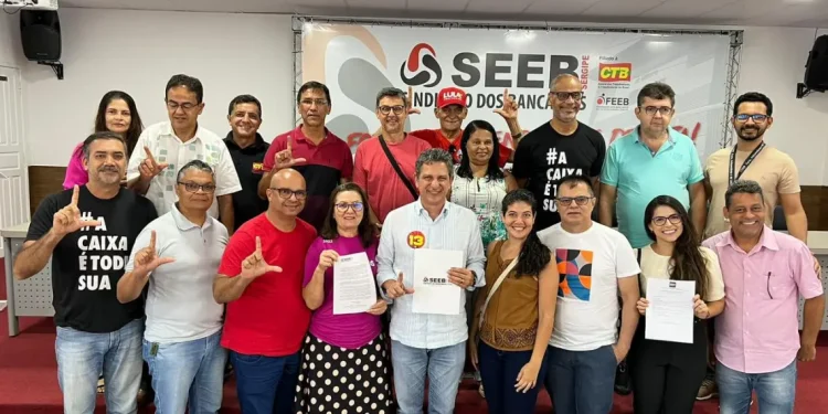 Candidato ao governo, Rogério Carvalho assina carta-compromisso com os bancários do estado  de Sergipe