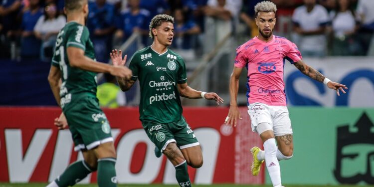 Série B: Guarani vence Cruzeiro e garante permanência