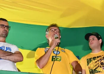 Senador eleito Laércio Oliveira pede apoio para Fábio Mitidieri e Jair Bolsonaro durante ato em Aracaju