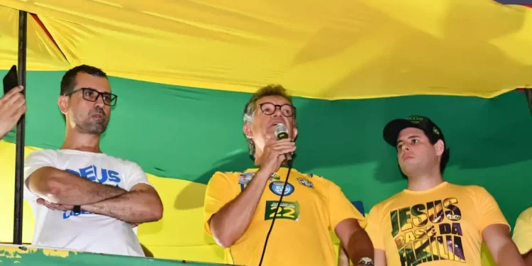 Senador eleito Laércio Oliveira pede apoio para Fábio Mitidieri e Jair Bolsonaro durante ato em Aracaju