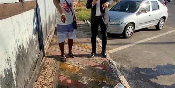 Ricardo Marques comprova odor forte e situação de abandono da área do Terminal Pesqueiro no Mercado de Aracaju