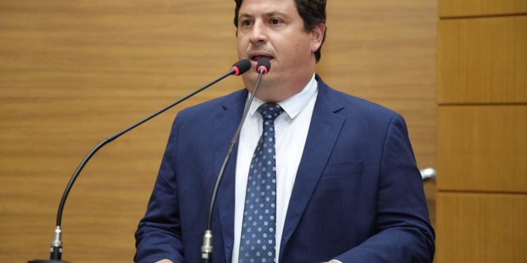 Informações sobre perseguição política são debatidas na Alese