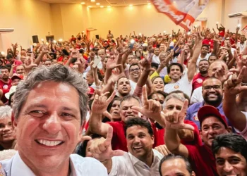 Candidato ao Governo de Sergipe, Rogério Carvalho convida Henri Clay para coordenar a campanha de Lula em Sergipe