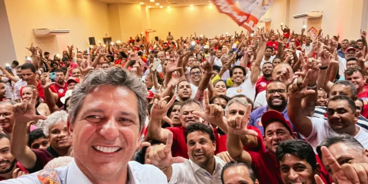 Candidato ao Governo de Sergipe, Rogério Carvalho convida Henri Clay para coordenar a campanha de Lula em Sergipe
