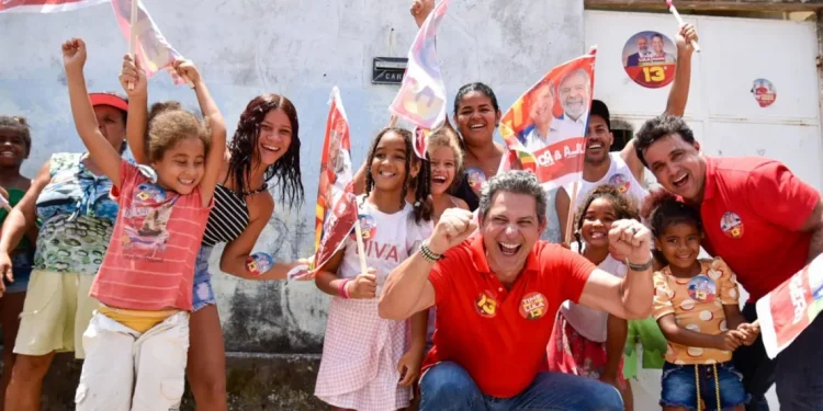 Moradores do Santa Maria dizem que Rogério Carvalho é o único capaz de mudar a vida do povo de Sergipe