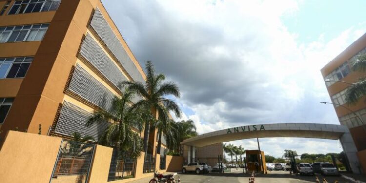 Anvisa autoriza estudo para nova vacina contra a covid-19