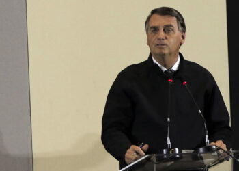 Bolsonaro afirma que salário mínimo terá reajuste acima da inflação em 2023