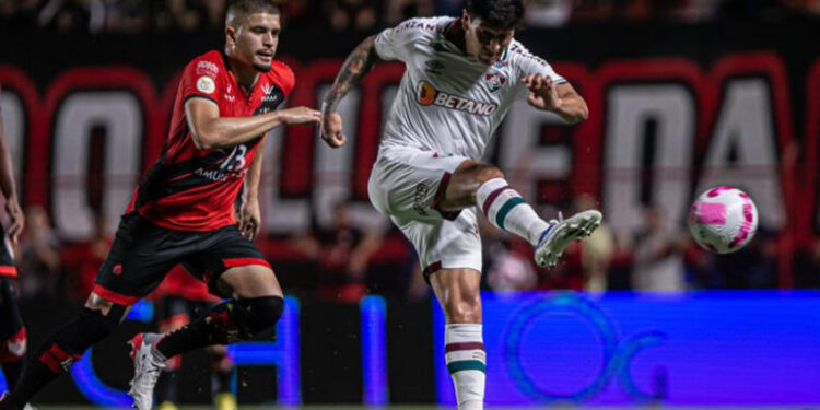 Fluminense abre vantagem, mas se complica ao tomar a virada e pode ter dado adeus às chances de título