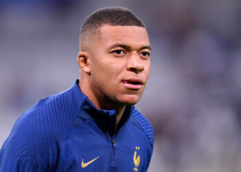 Mbappé se sente ‘traído’ pelo PSG e decide deixar o clube já em janeiro; destino seria outro gigante da Europa