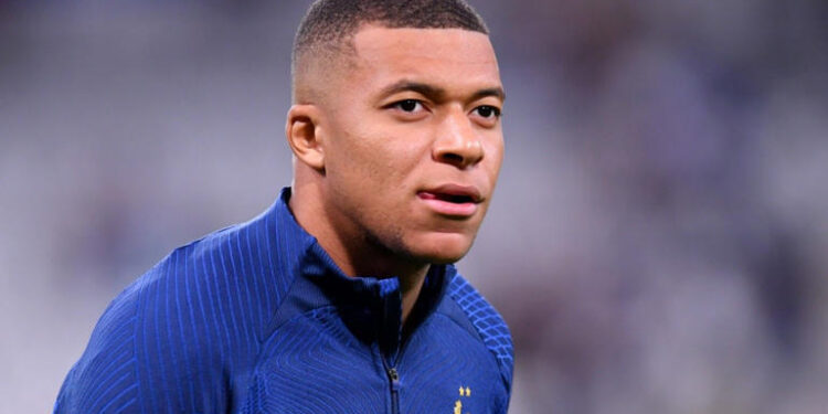 Mbappé se sente ‘traído’ pelo PSG e decide deixar o clube já em janeiro; destino seria outro gigante da Europa