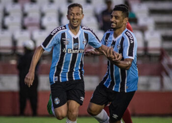 Renato Gaúcho manda recado após acesso do Grêmio: ‘Chega de amadores’