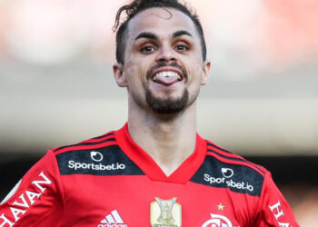 De férias no Brasil, Michael ‘esquece’ o Flamengo e revela sonho de jogar em outro clube brasileiro