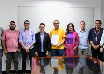 Fábio e Associação dos Corretores de Imóveis firmam parceria